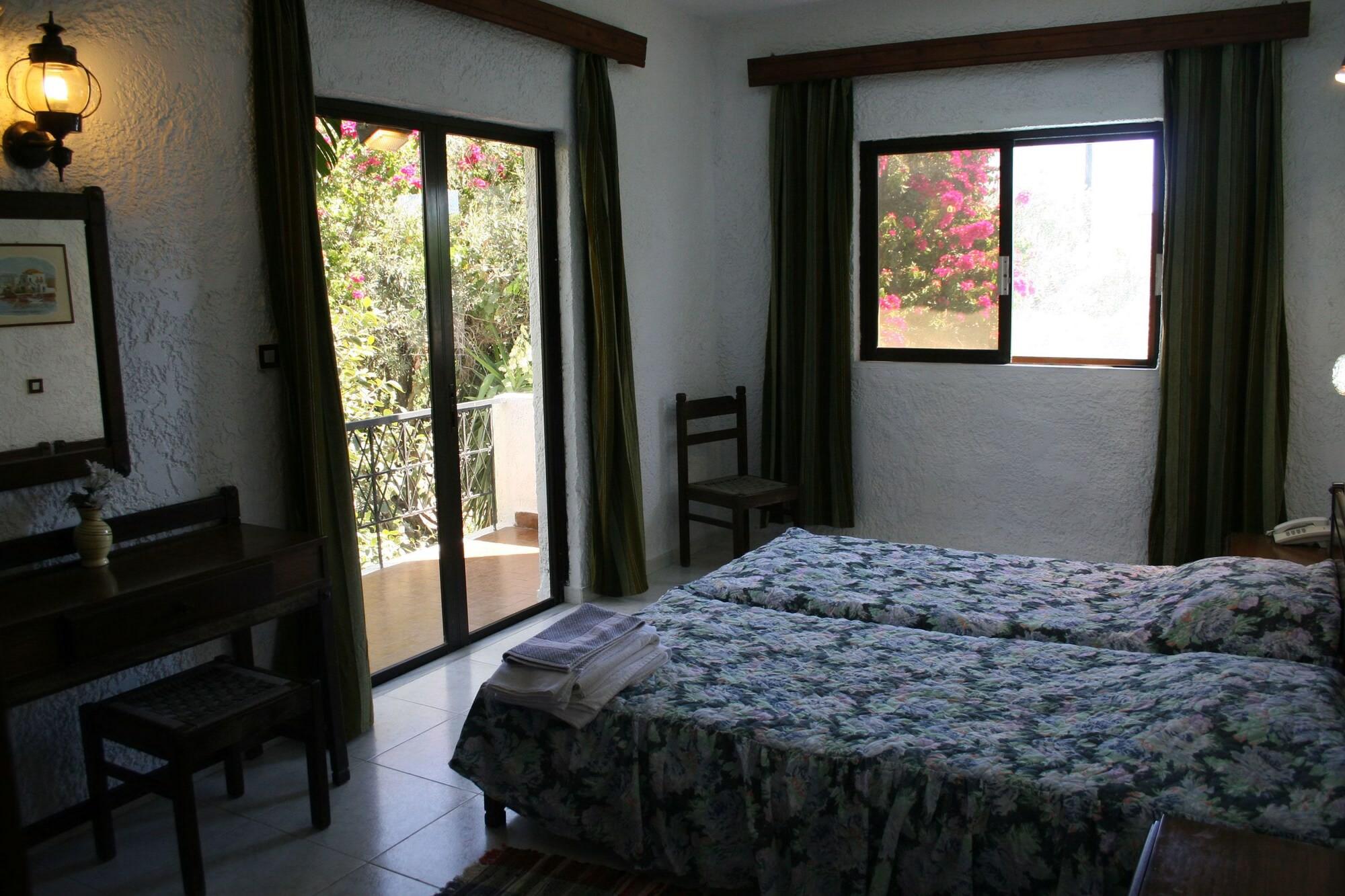 Oasis Hotel Bungalows Rhodes Afándu Kültér fotó